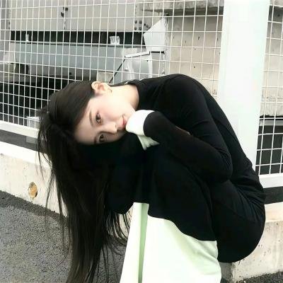 樱花灯塔 海报